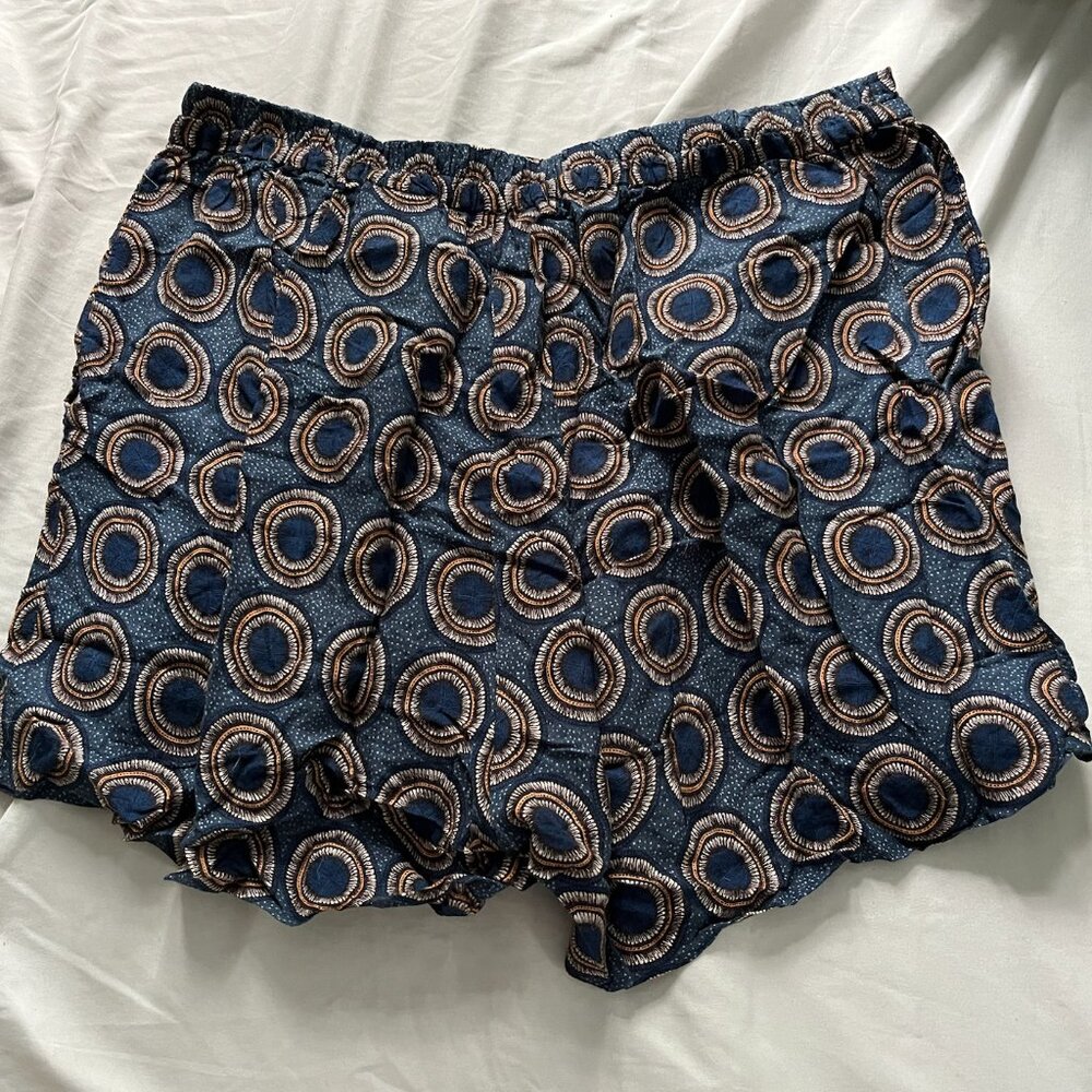 Patterned H&M Shorts - Picture 2 of 4